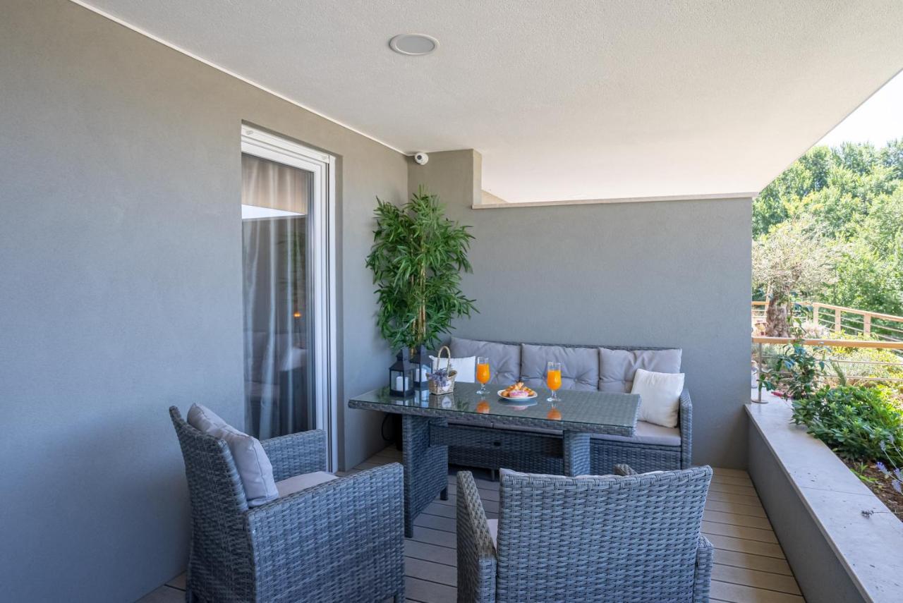 Morska Vila 6 Luxury Apartment Znjan Split Buitenkant foto